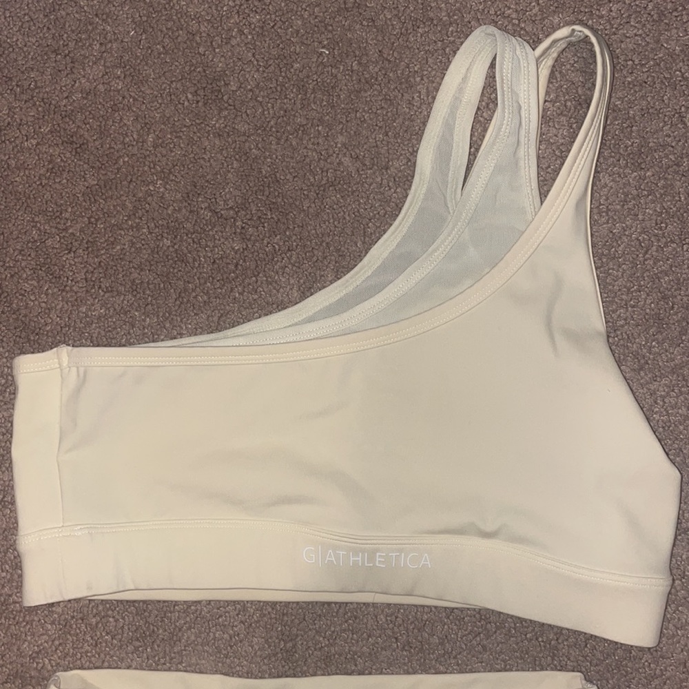 WORKOUT SET 🥰 - Picture 2 of 3